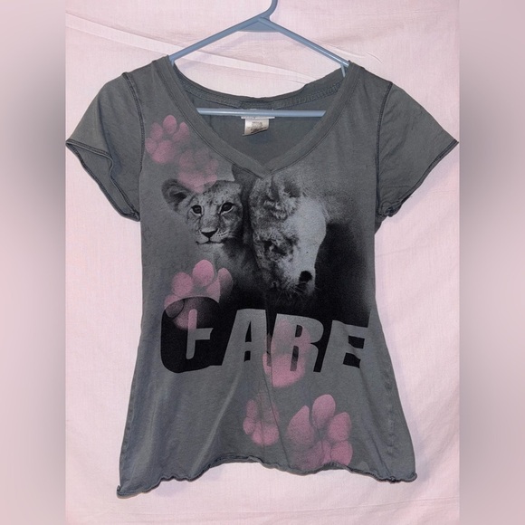 Disney Other - Disney Gray and Pink Lion King Cat T-Shirt